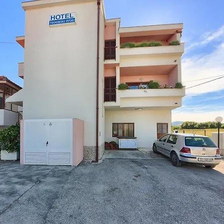 Trogirski Dvori Hotel 3*