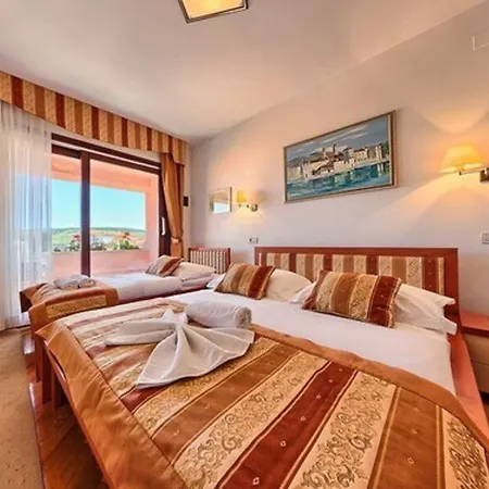 Trogirski Dvori Trogir