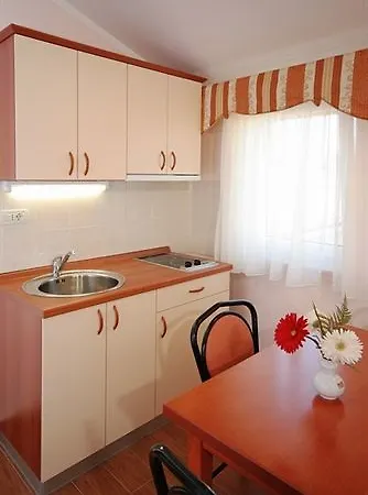 Trogirski Dvori 3*