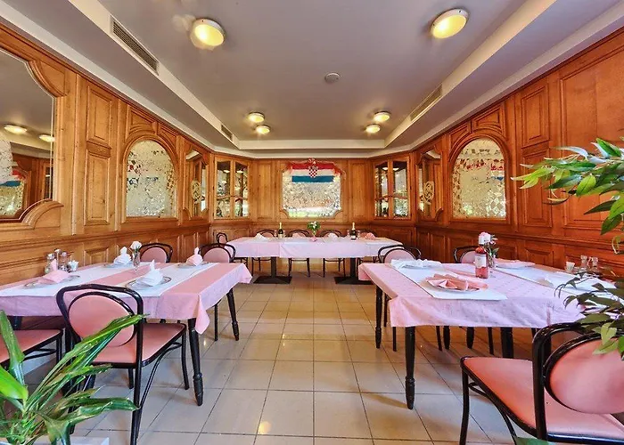 Trogirski Dvori فندق تروغير