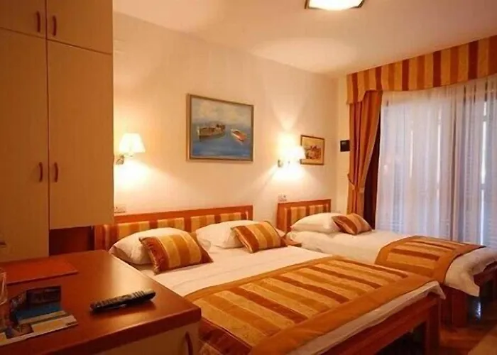 Trogirski Dvori 3* تروغير