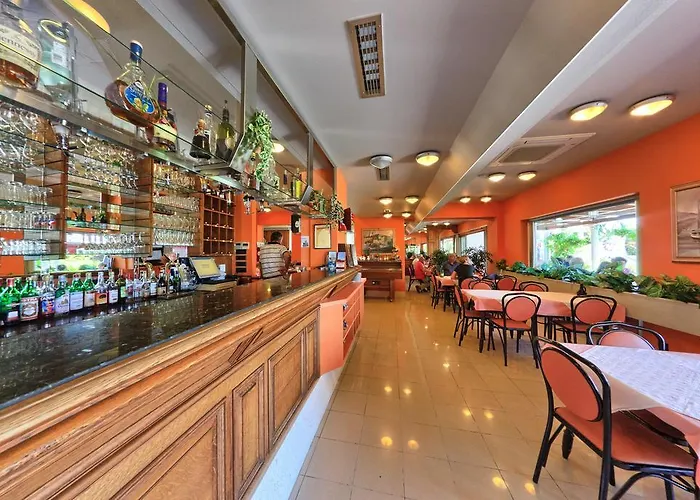 Trogirski Dvori 3* تروغير