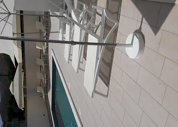 Trogirski Dvori 3* تروغير