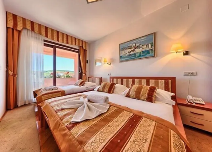 Trogirski Dvori تروغير