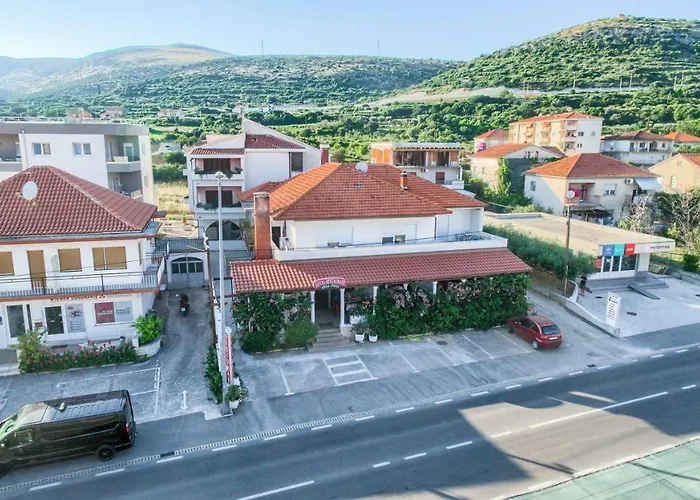 Trogirski Dvori فندق