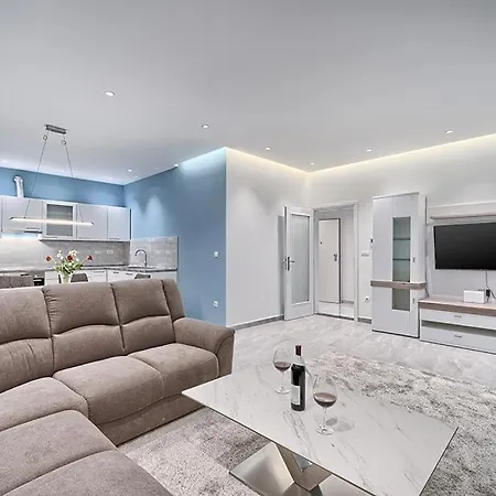 Szálloda Trogirski Dvori 3*