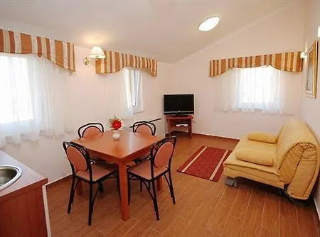 Trogirski Dvori Szálloda 3*