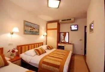 Trogirski Dvori Τρογκίρ