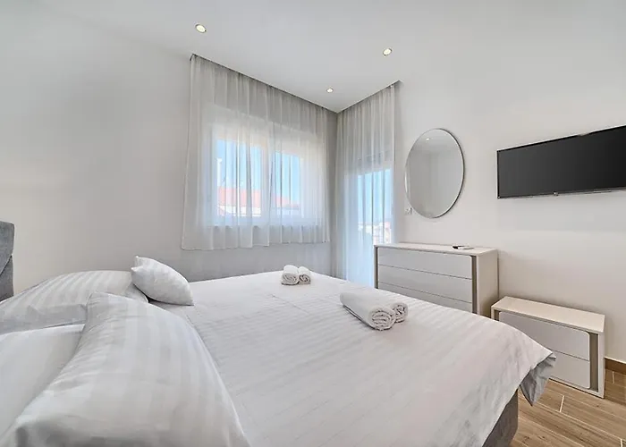 特洛吉尔多瑞酒店 酒店