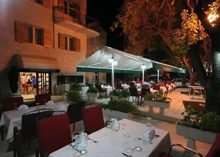 Trogirski Dvori Τρογκίρ