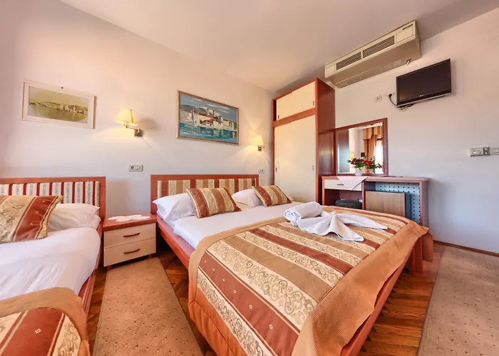 Ξενοδοχείο Trogirski Dvori Τρογκίρ