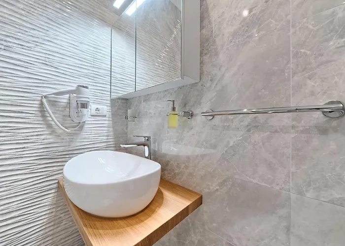 特洛吉尔多瑞酒店 酒店 特罗吉尔