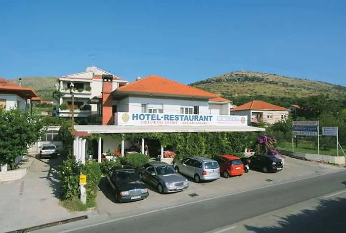 特洛吉尔多瑞酒店 3*