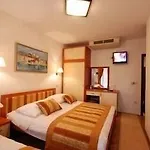 Trogirski Dvori Trogir