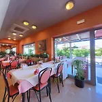 Trogirski Dvori 3*