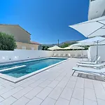 Trogirski Dvori 3*